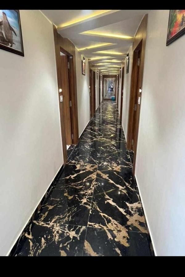 Hotel Paramount Villa Ґандінаґар Екстер'єр фото