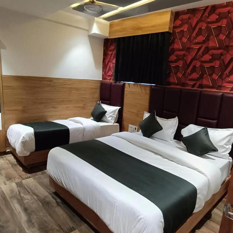 Hotel Paramount Villa Ґандінаґар Екстер'єр фото
