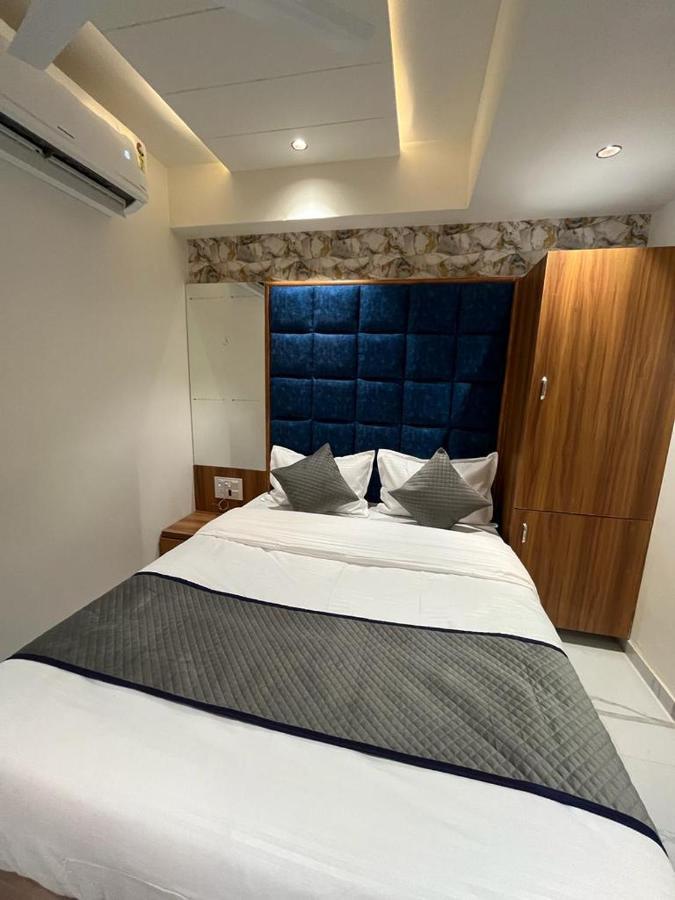 Hotel Paramount Villa Ґандінаґар Екстер'єр фото