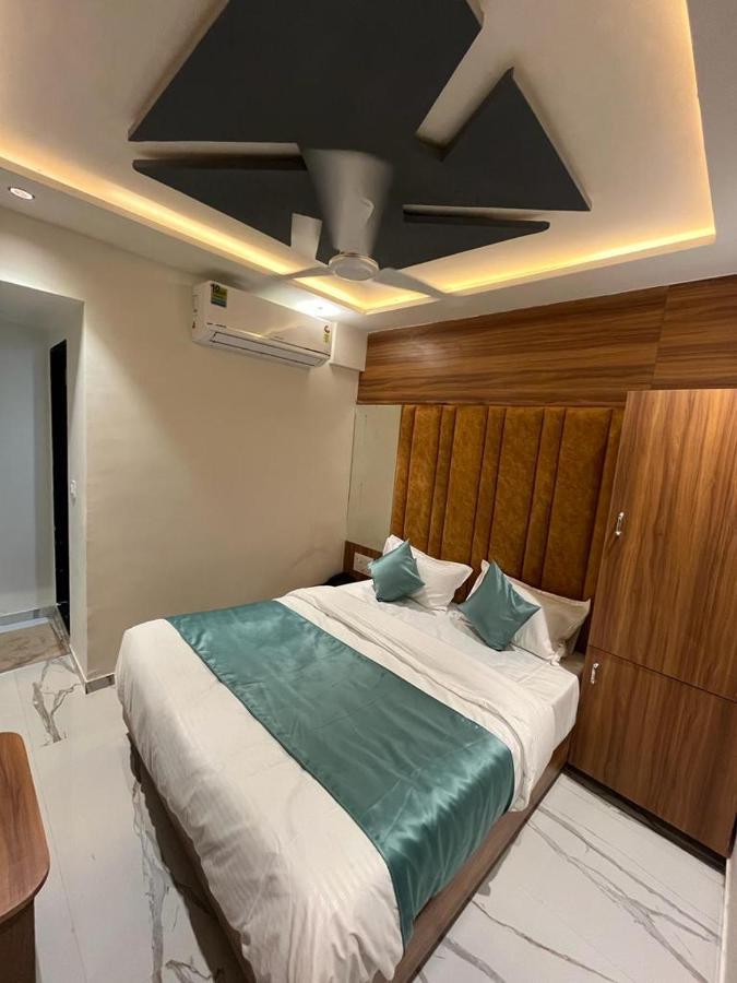 Hotel Paramount Villa Ґандінаґар Екстер'єр фото