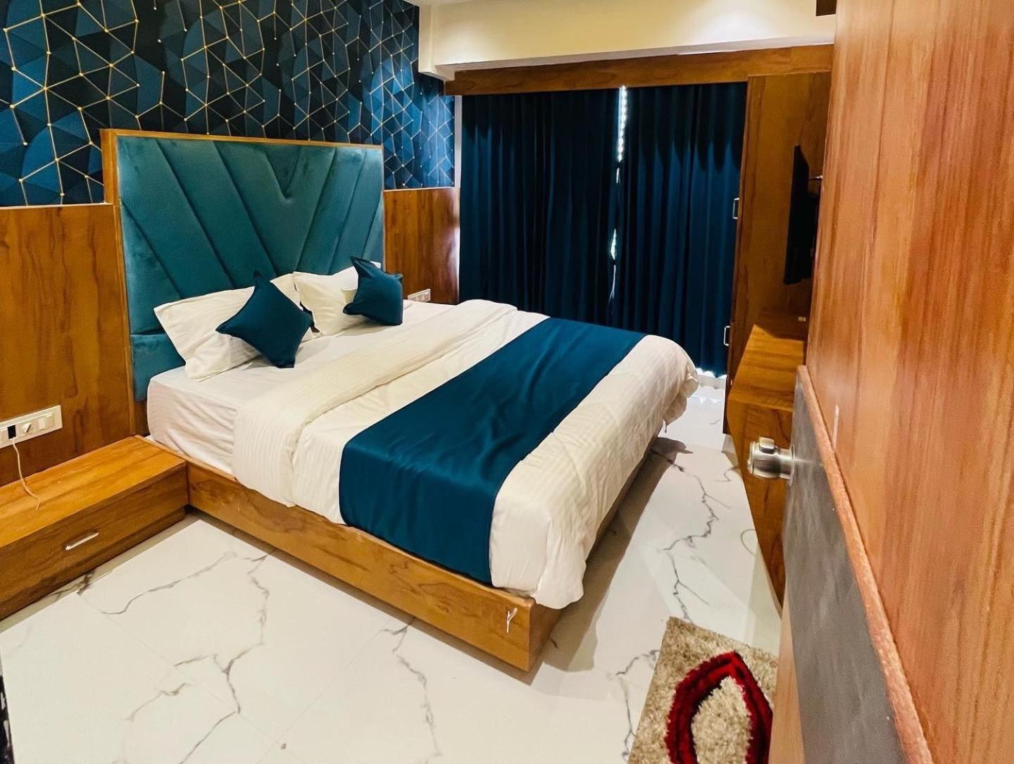 Hotel Paramount Villa Ґандінаґар Екстер'єр фото