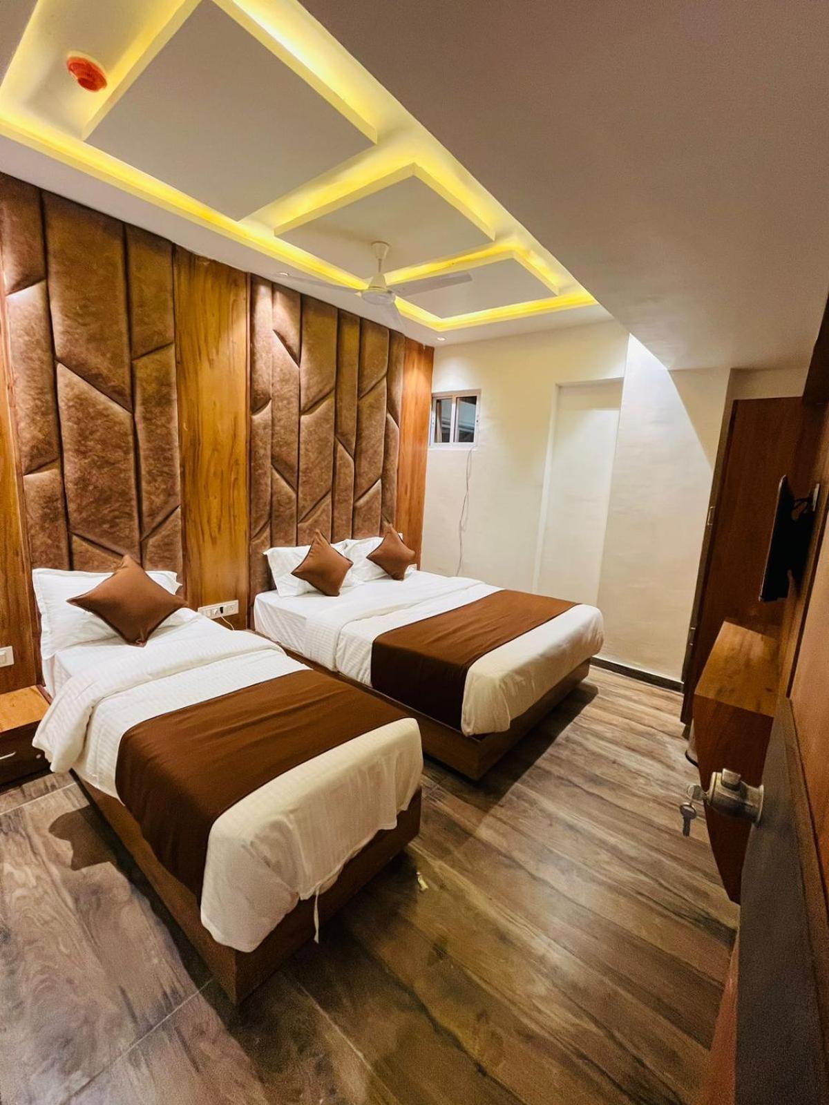 Hotel Paramount Villa Ґандінаґар Екстер'єр фото