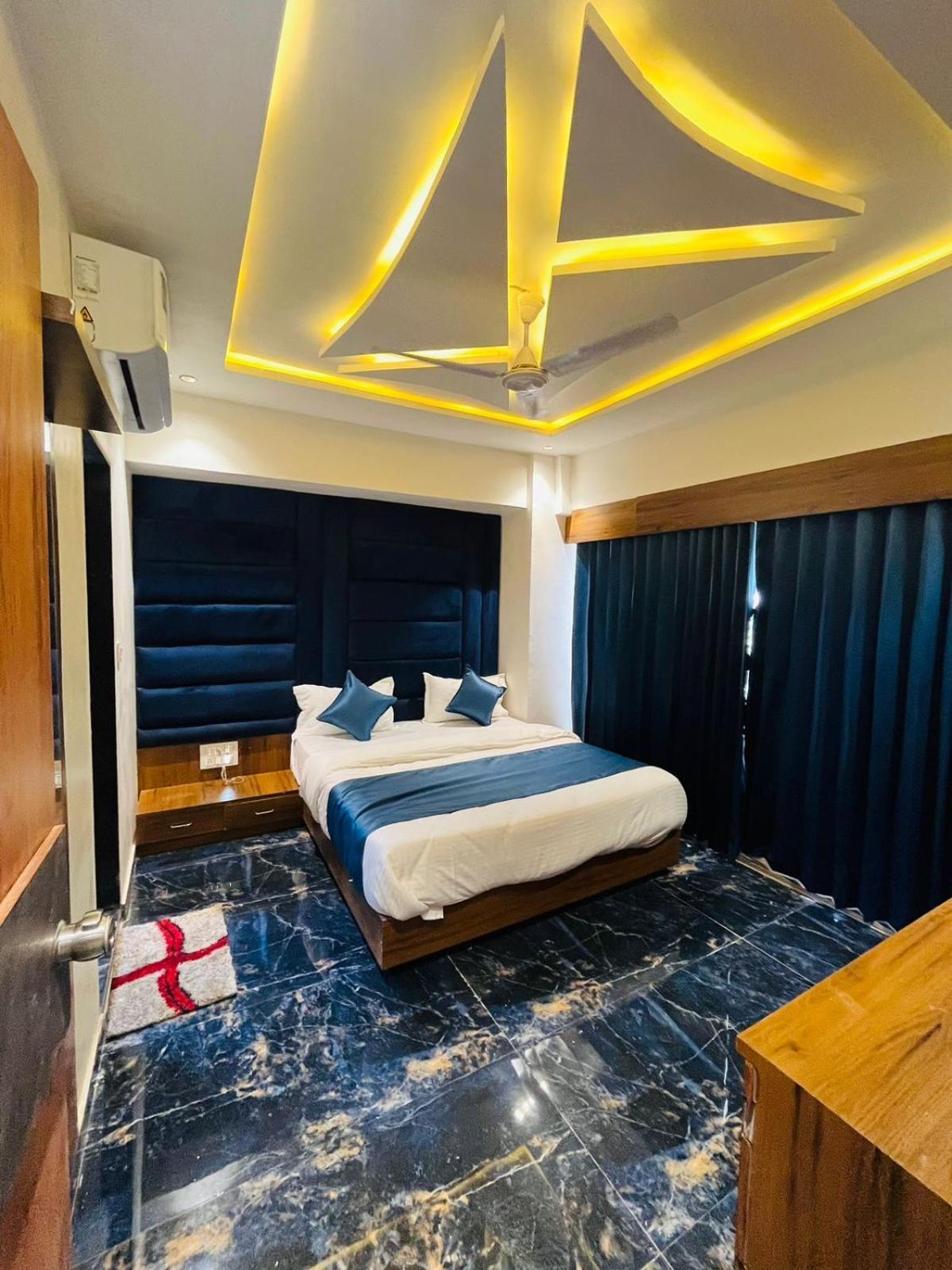 Hotel Paramount Villa Ґандінаґар Екстер'єр фото